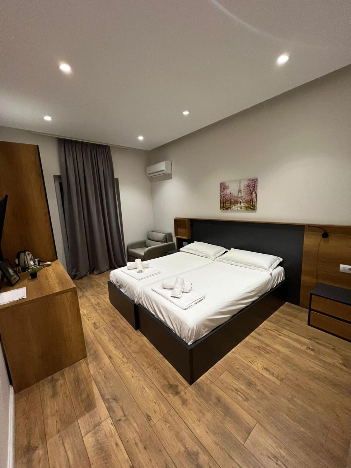 Urban Room 3 Tiranë Luaran gambar