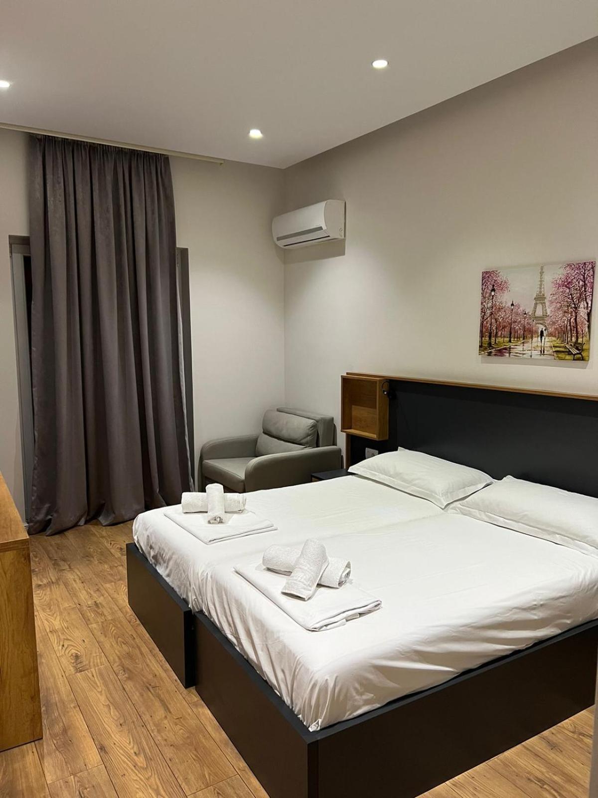 Urban Room 3 Tiranë Luaran gambar